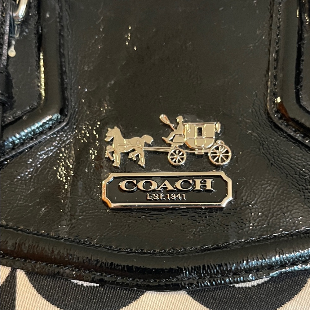 Coach Madison Black and Cream Signature Shoulder Bag - Picture 5 of 16